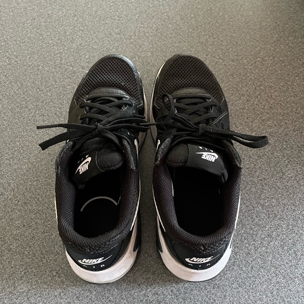Size 7 Black nike Air Max